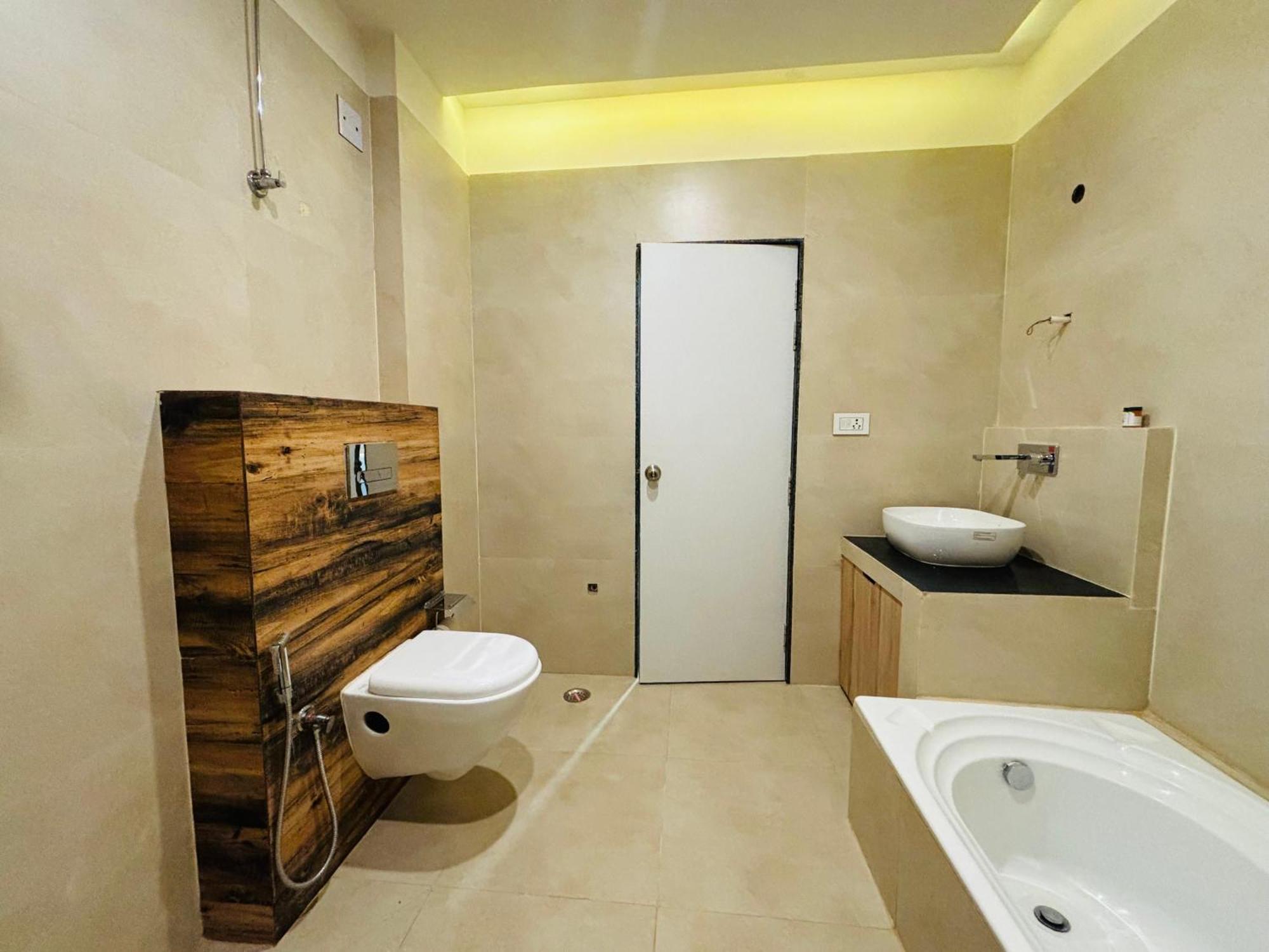 The Lavish Stay Varanasi Dış mekan fotoğraf