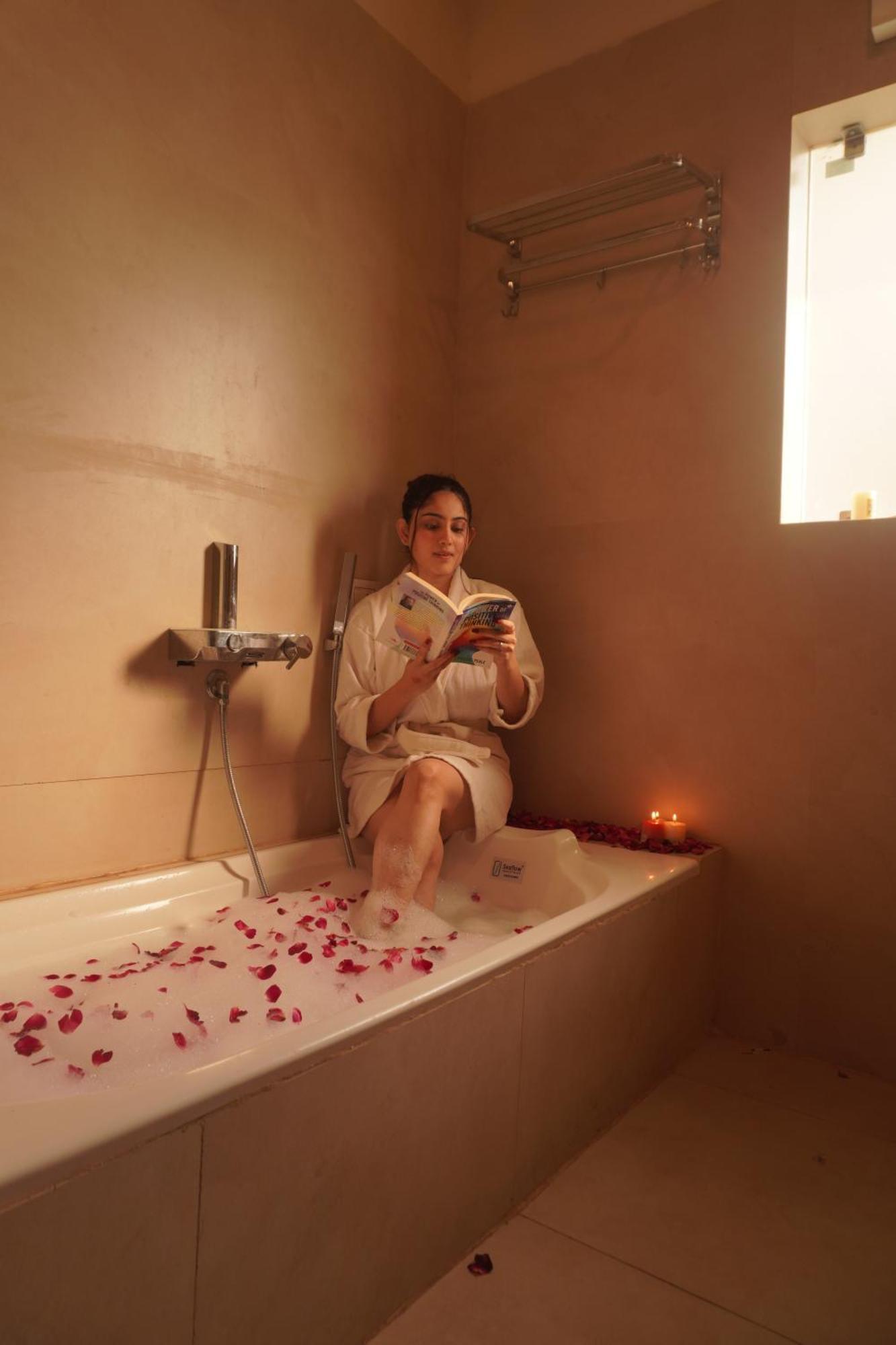 The Lavish Stay Varanasi Dış mekan fotoğraf